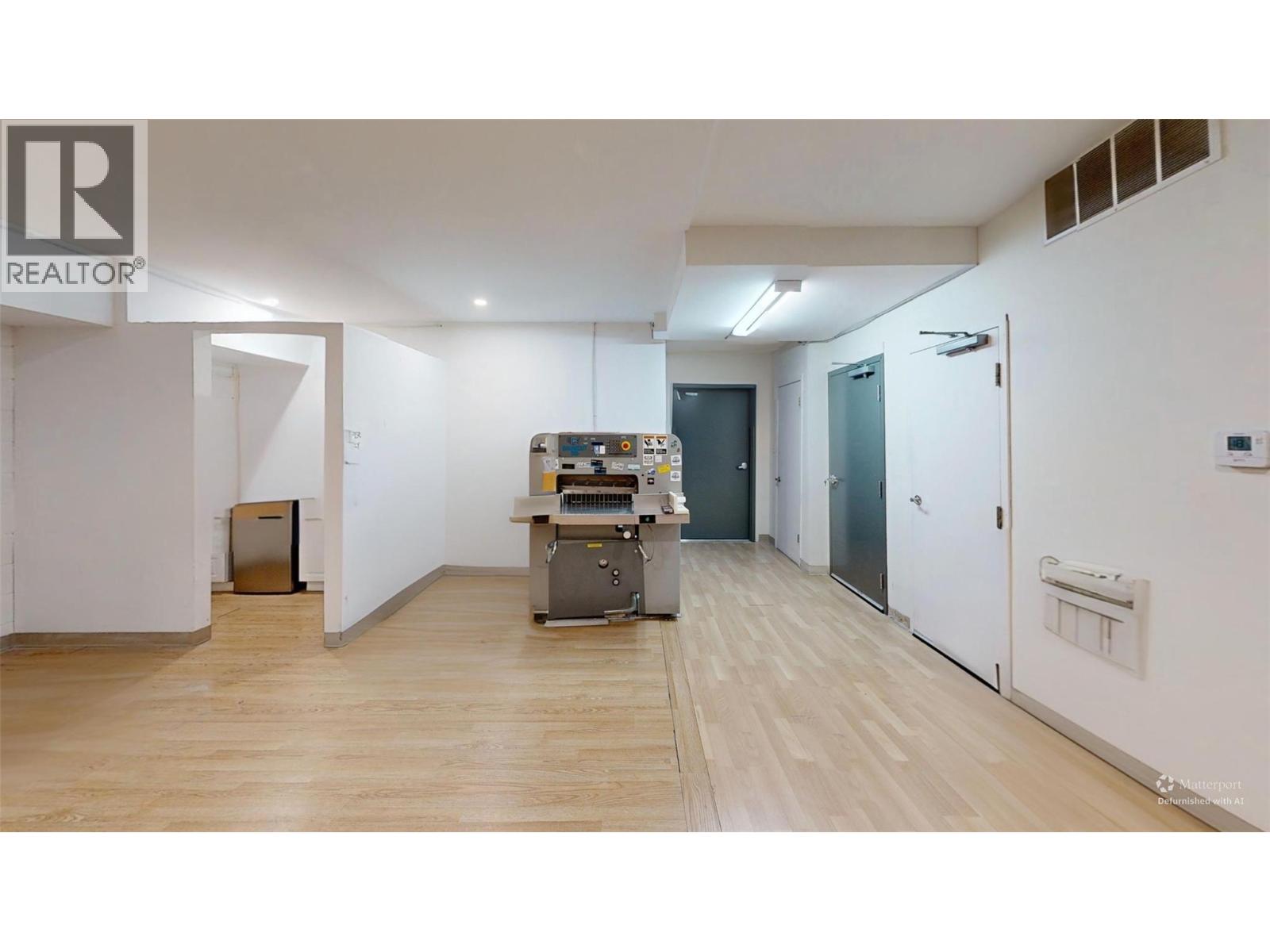  555 Lawrence Avenue, Kelowna