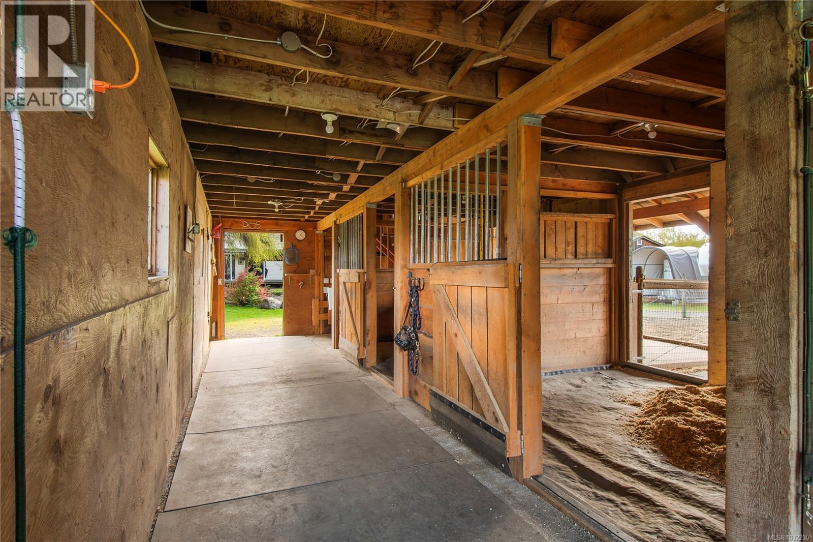 2054 Evergreen Rd - 33