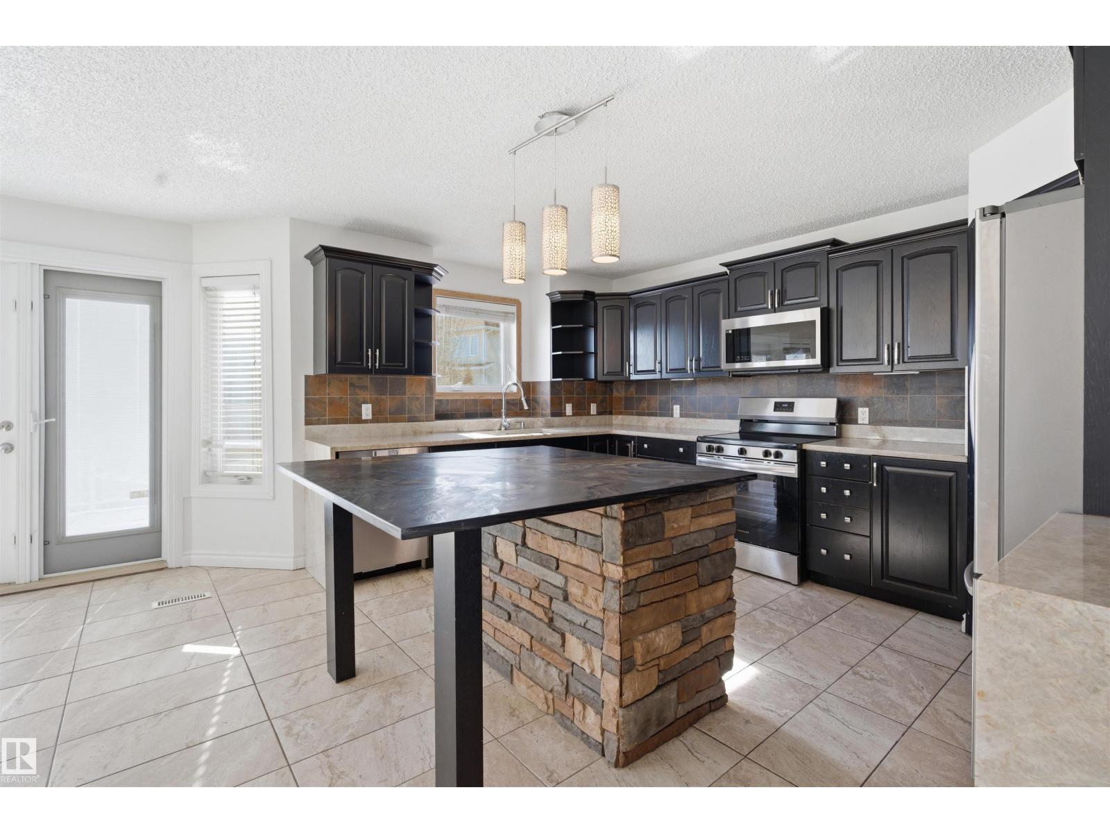 6009 36 AV, Beaumont