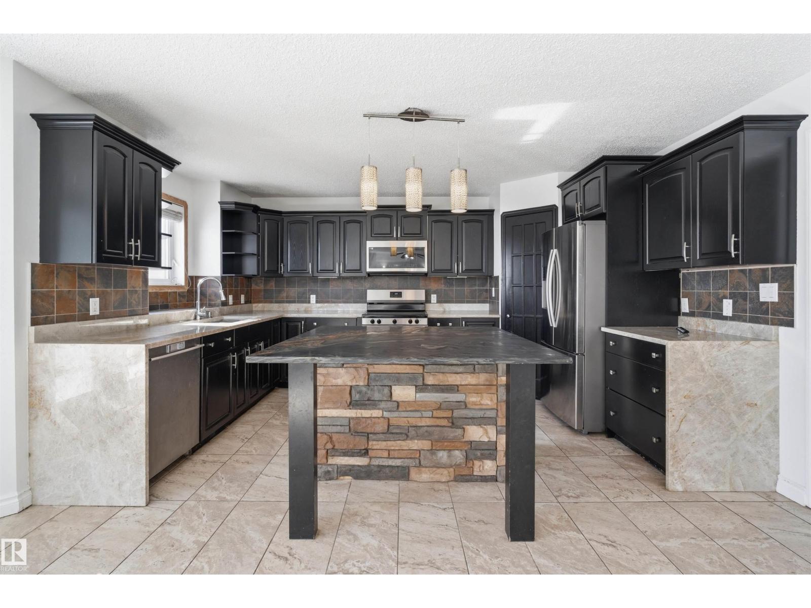 6009 36 AV, Beaumont