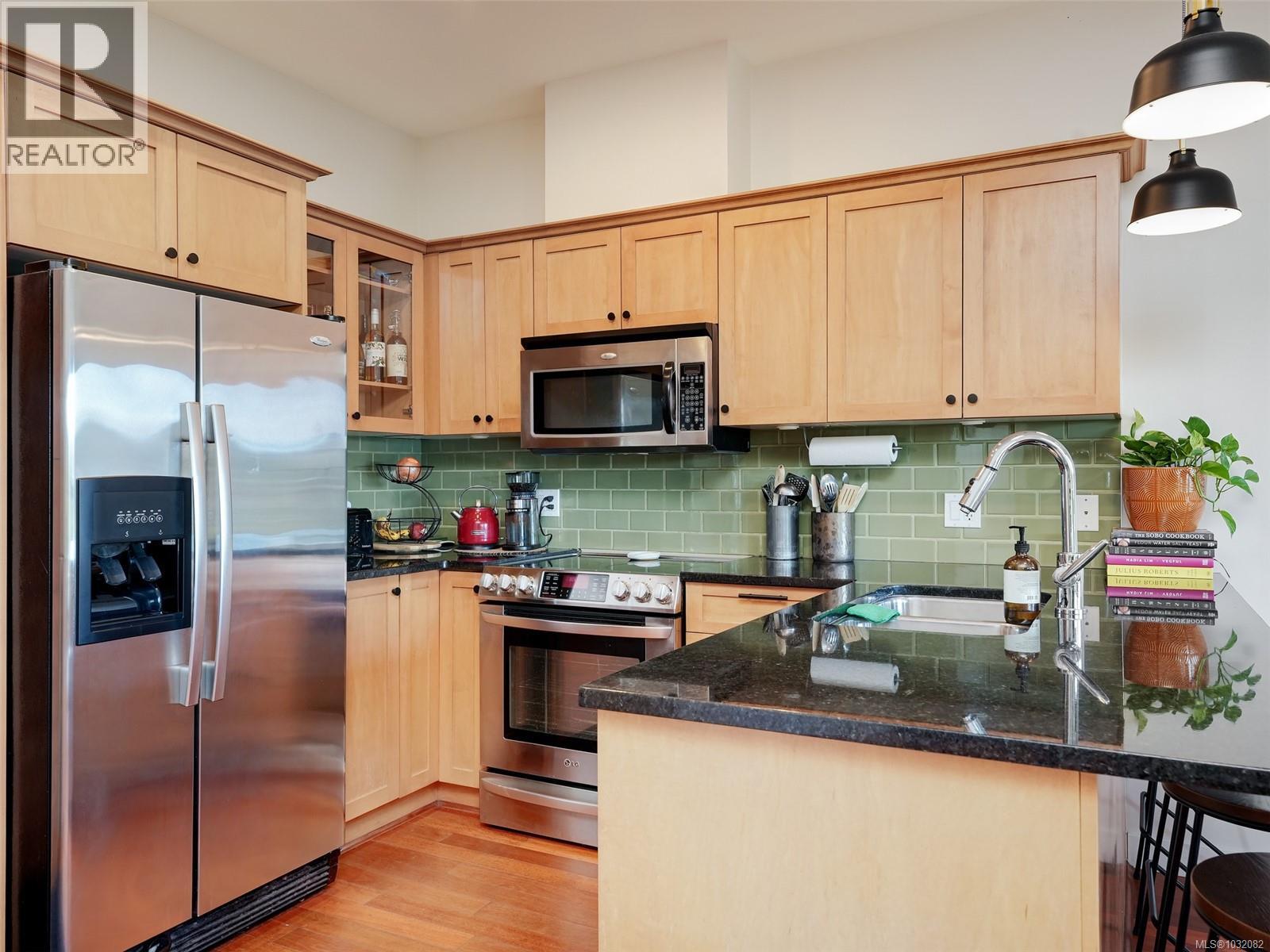 404 201 Nursery Hill Drive, View Royal