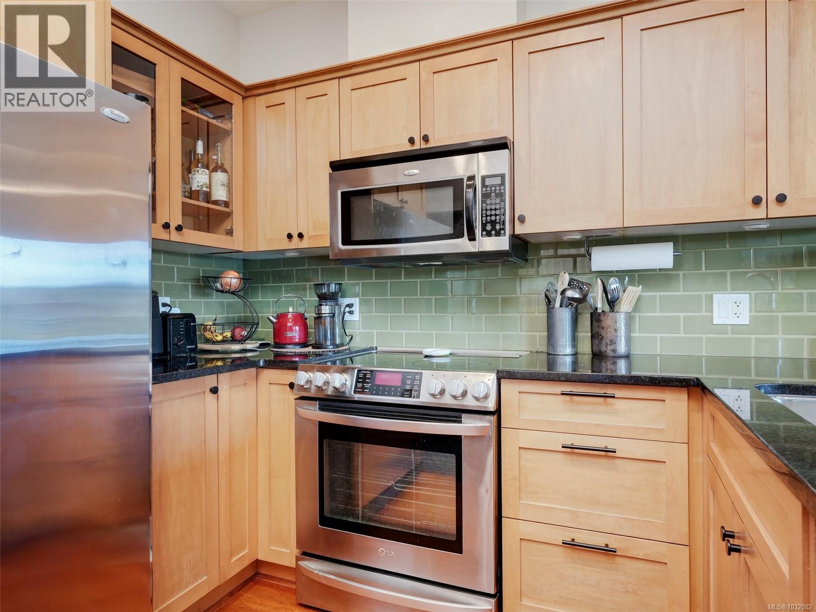 404 201 Nursery Hill Drive, View Royal