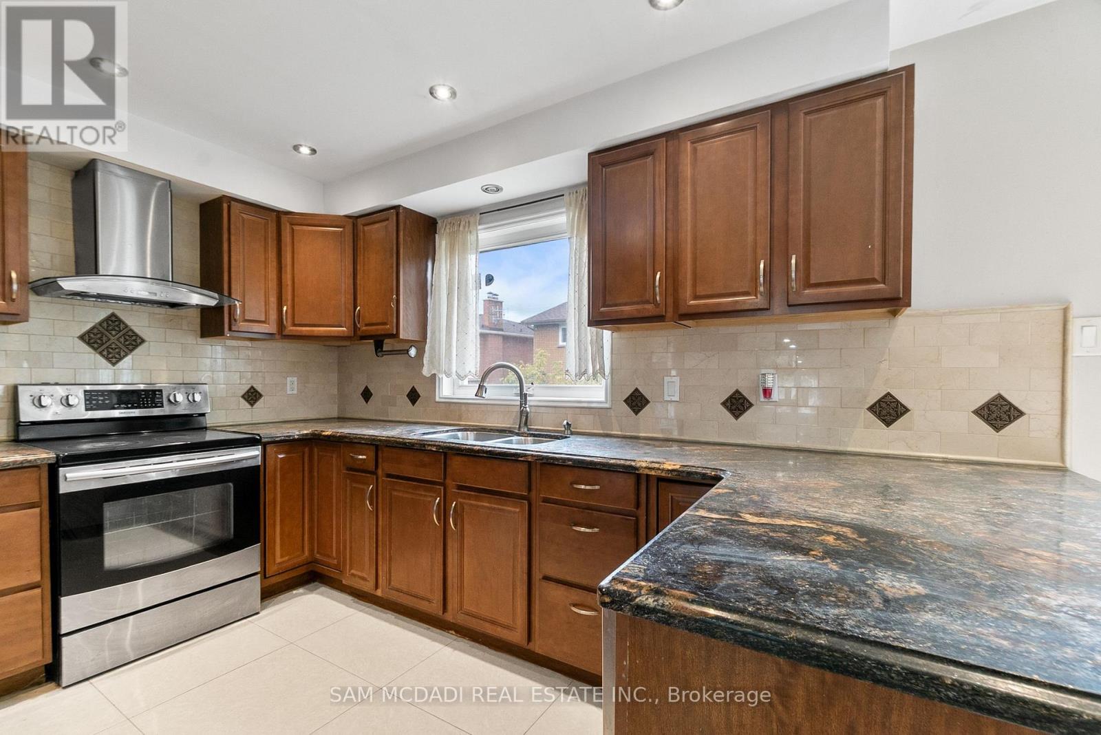 149 SUNFOREST DRIVE — photo 12
