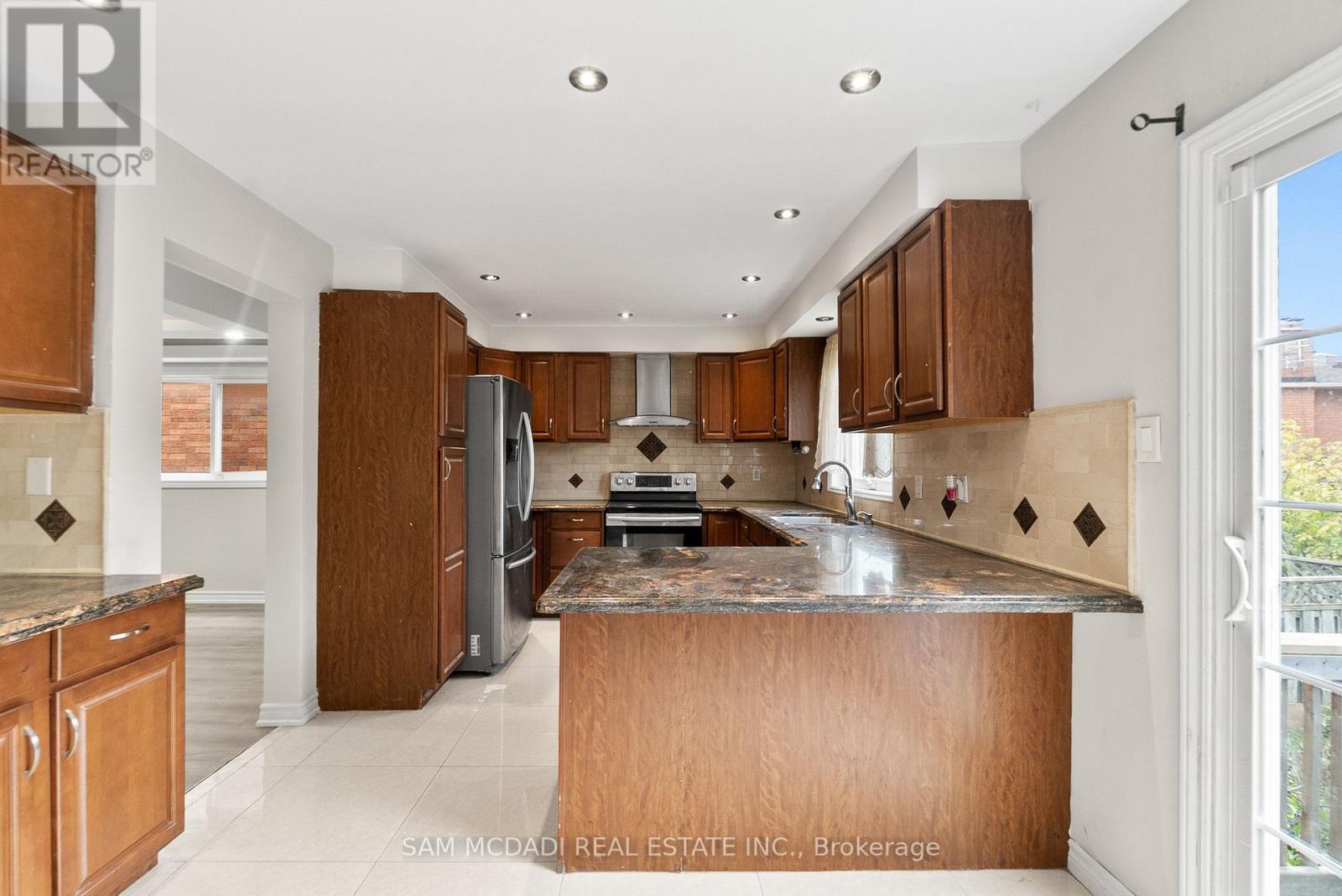 149 SUNFOREST DRIVE — photo 13