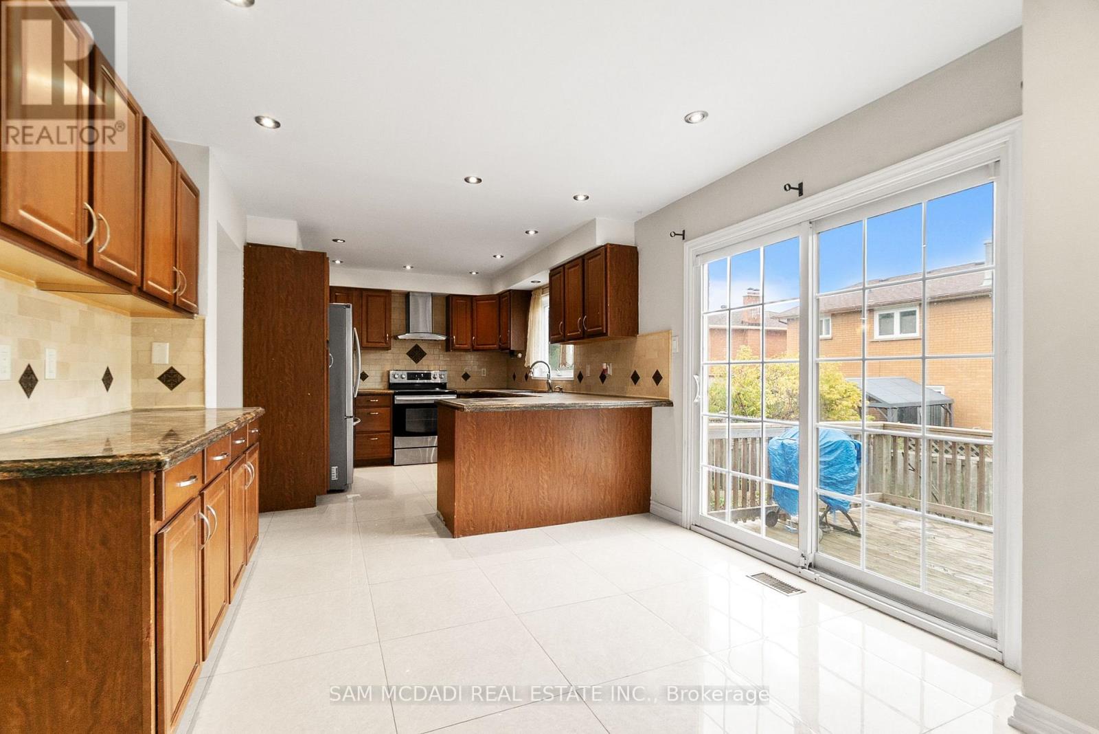 149 SUNFOREST DRIVE — photo 15