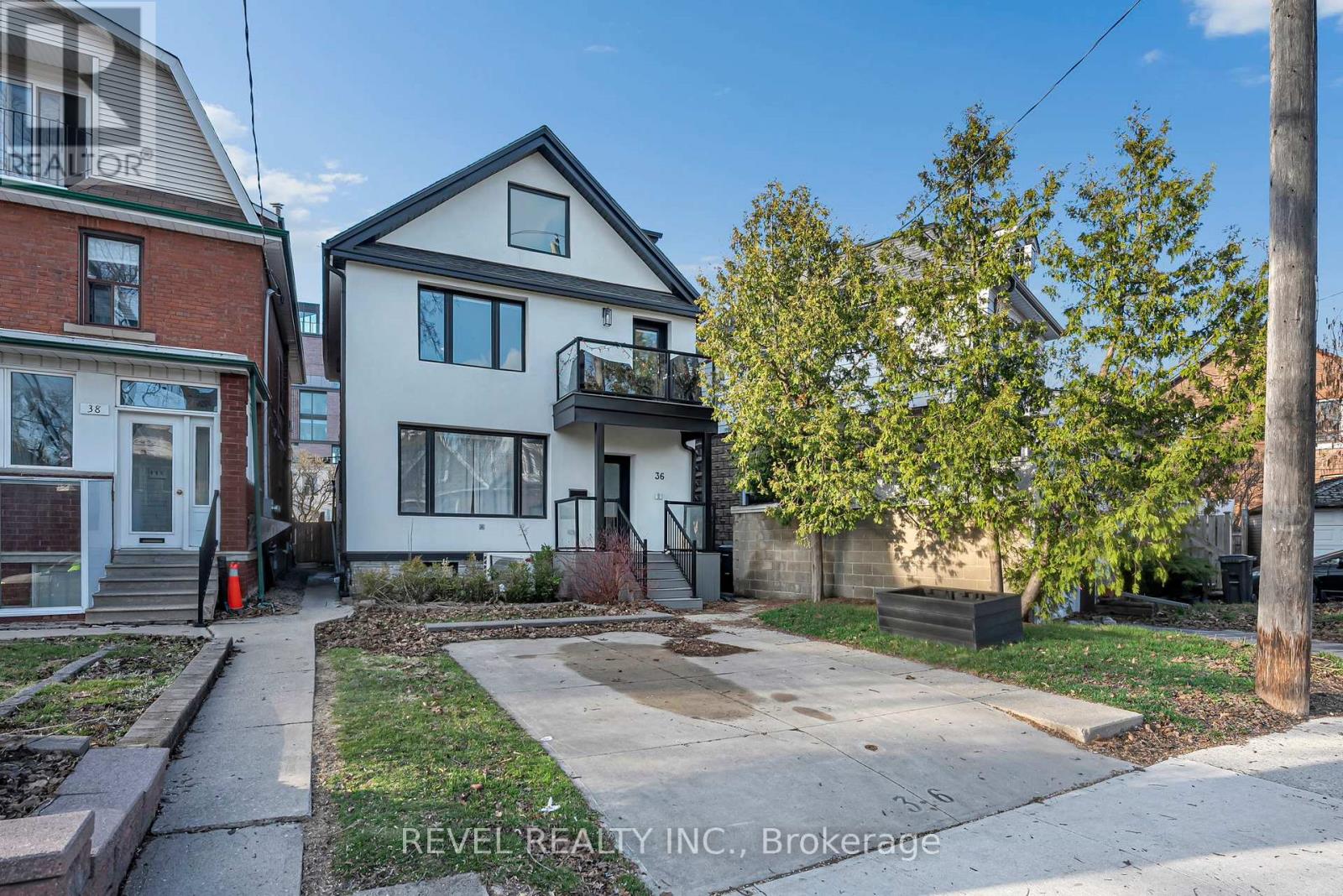 Listing photo of 36 HUMBERSIDE AVENUE