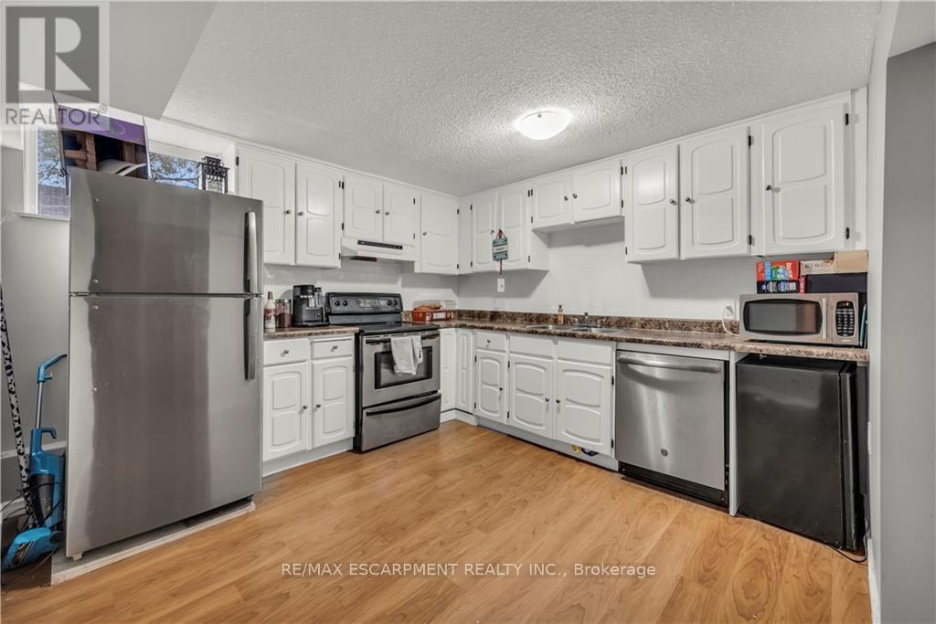 39 BLAND AVENUE - 22