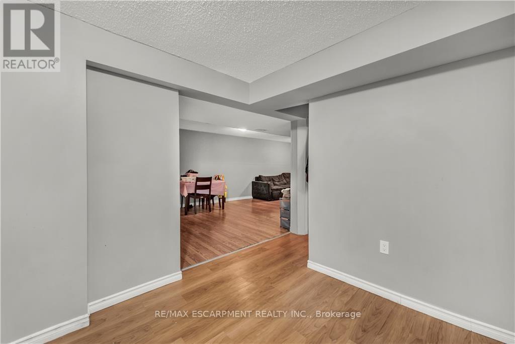 39 BLAND AVENUE - 25