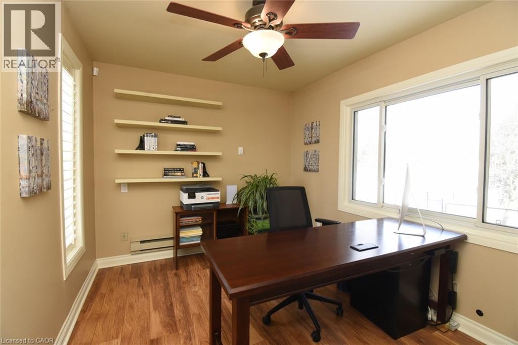 2952 POWERLINE Road W - 11