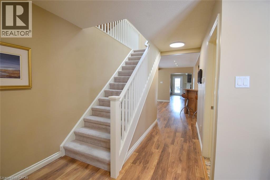 2952 POWERLINE Road W - 12