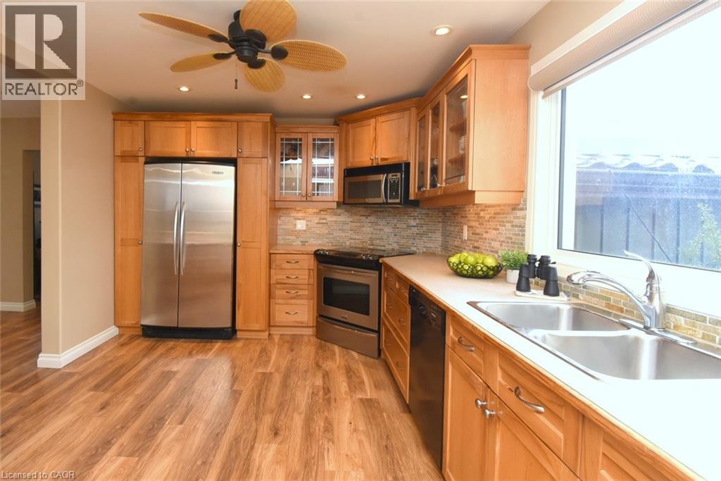 2952 POWERLINE Road W - 19