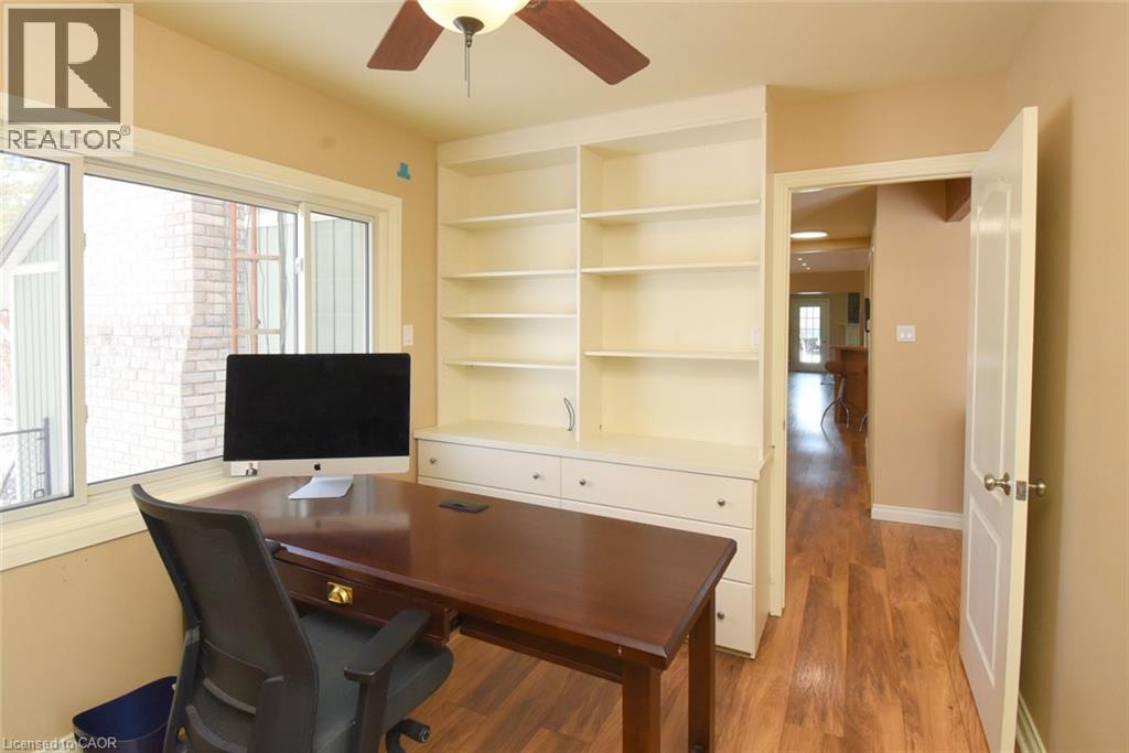 2952 POWERLINE Road W - 10