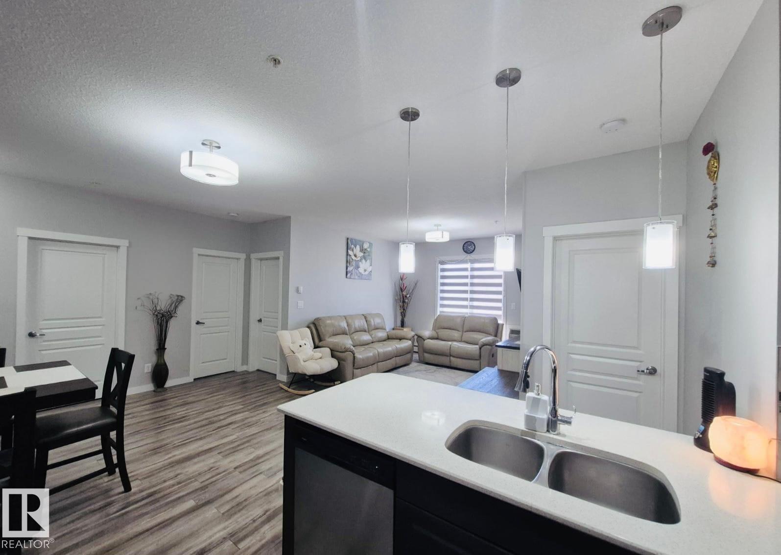 #303 812 welsh DR SW, Edmonton