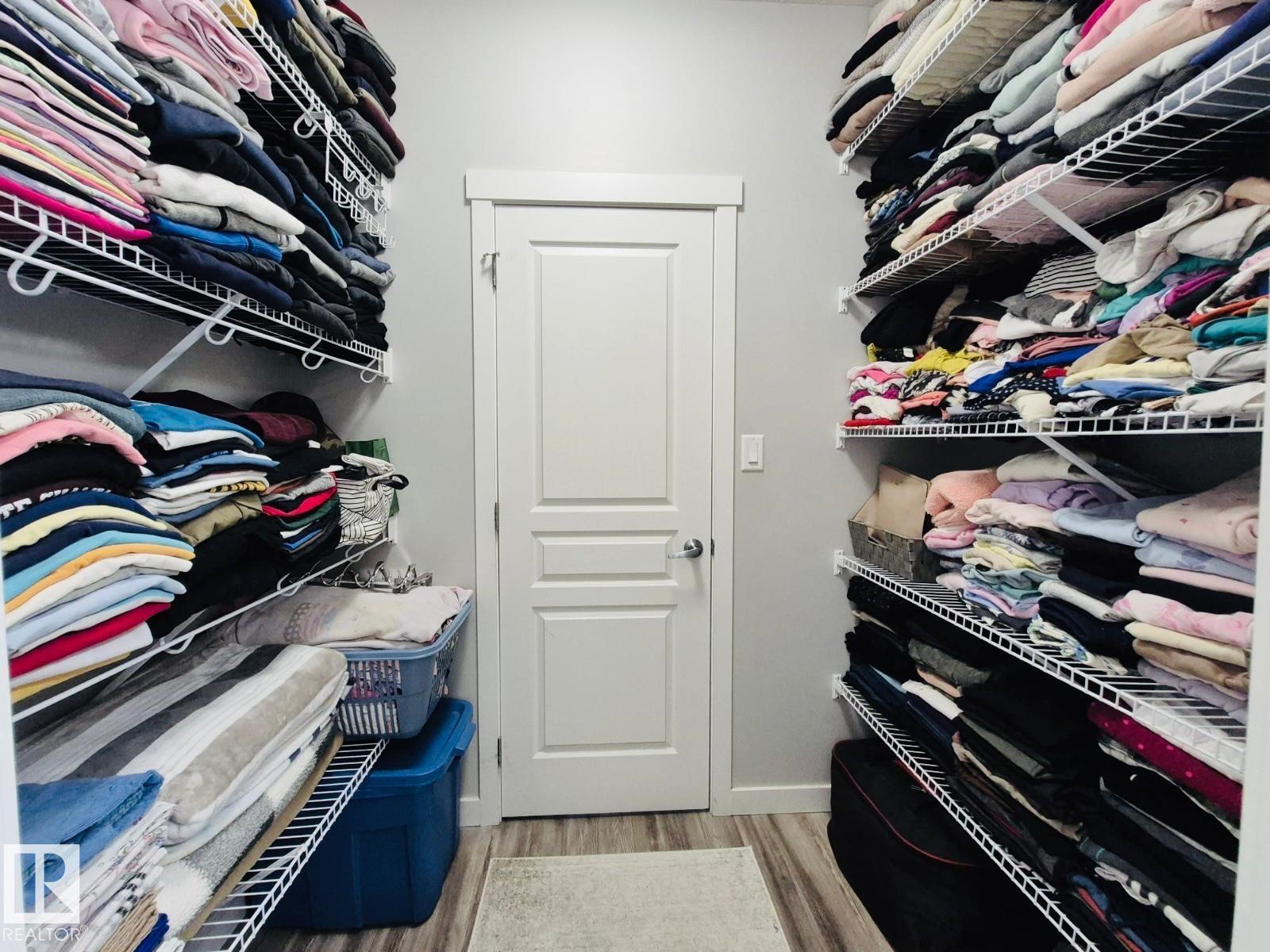 #303 812 welsh DR SW, Edmonton