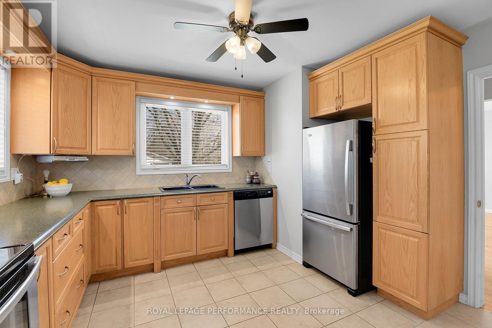Spacious w/loads of storage