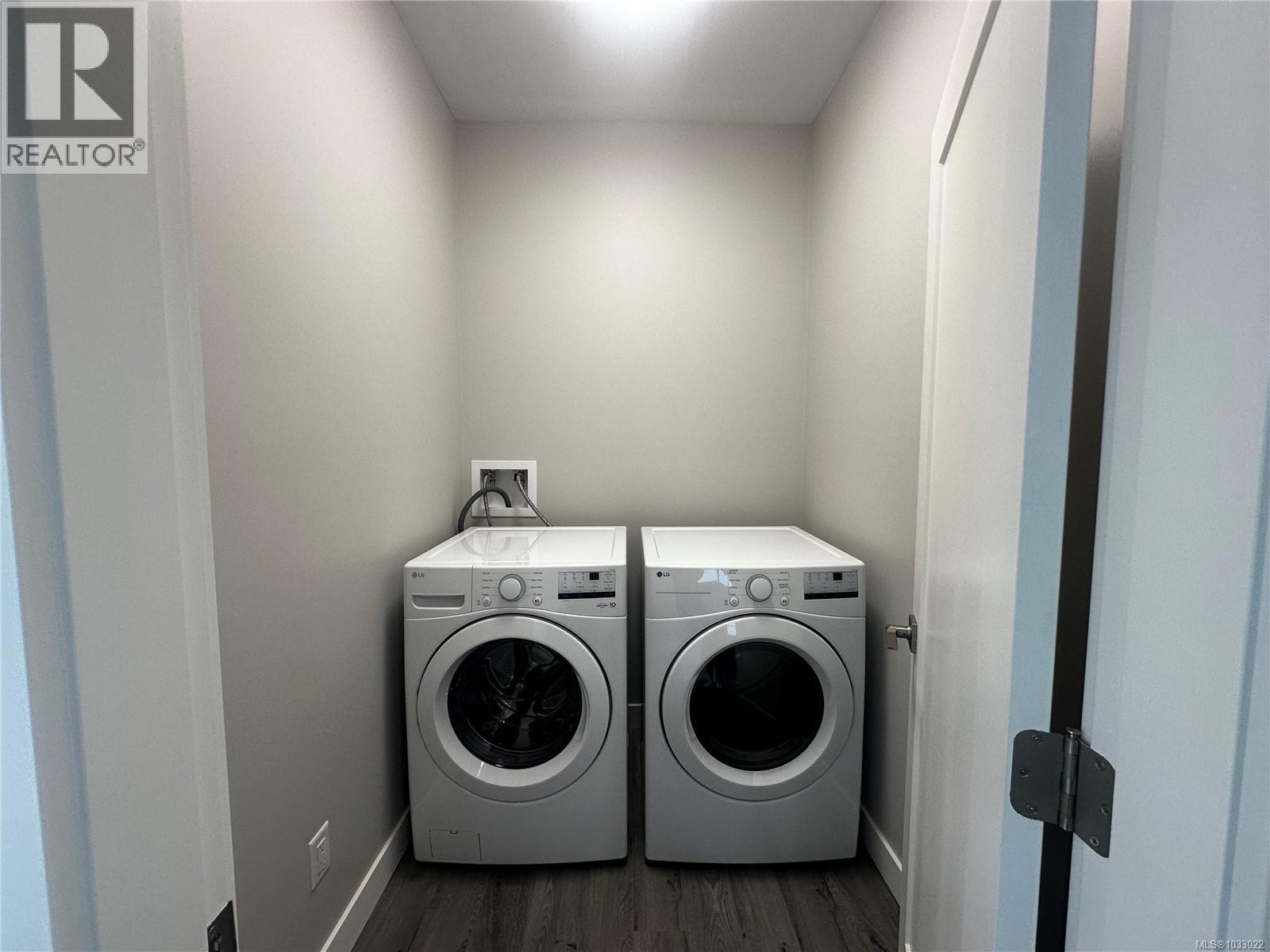 2576 Nickson Way - 18