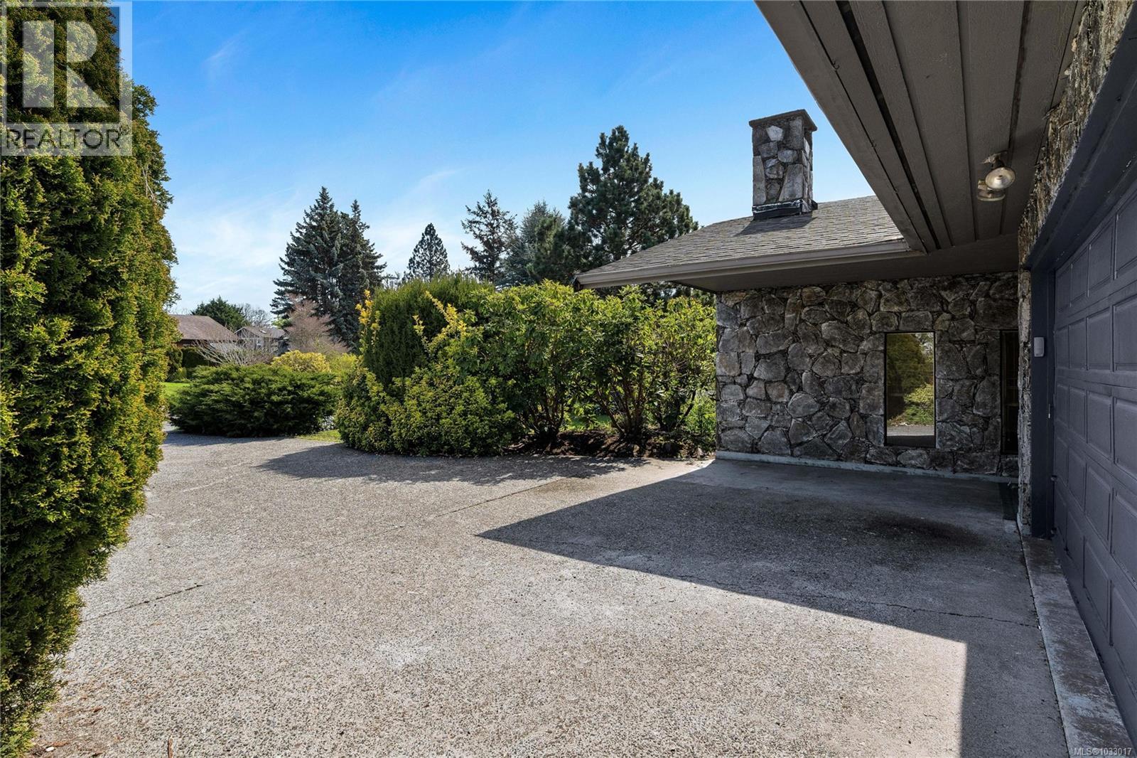  4188 Kincaid Street, Saanich