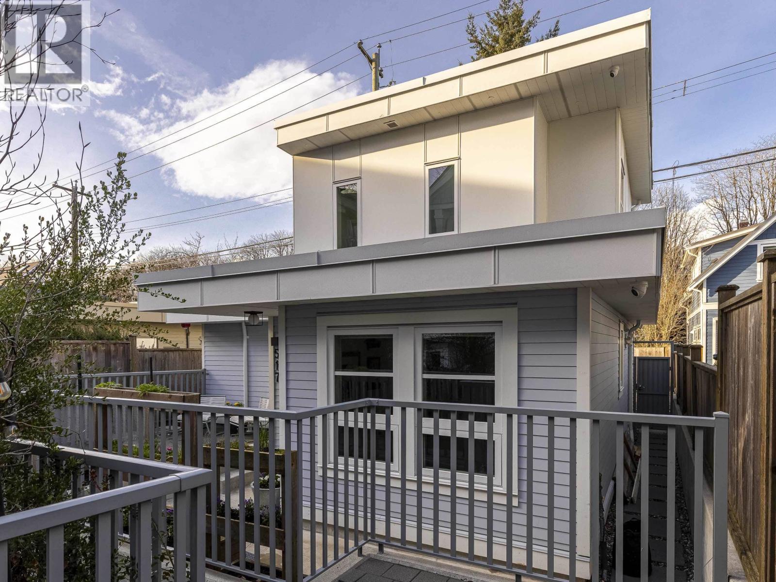 517 E 11TH AVENUE