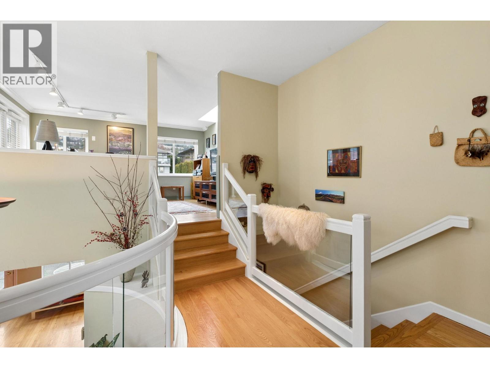 2333 BELLEVUE AVENUE, West Vancouver
