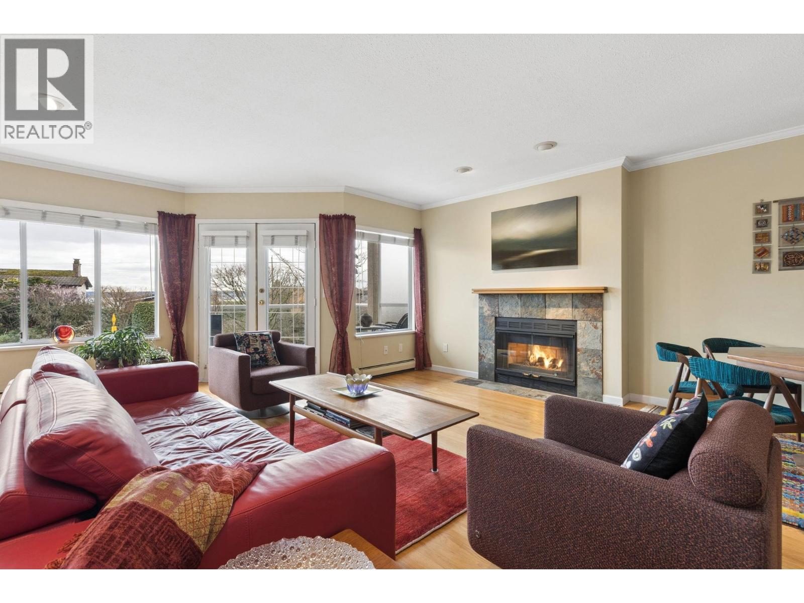2333 BELLEVUE AVENUE, West Vancouver