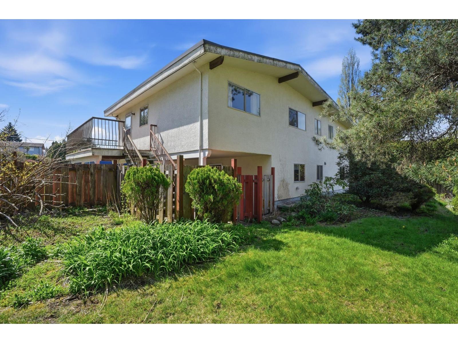 9071 PEMBERTON Place, Delta