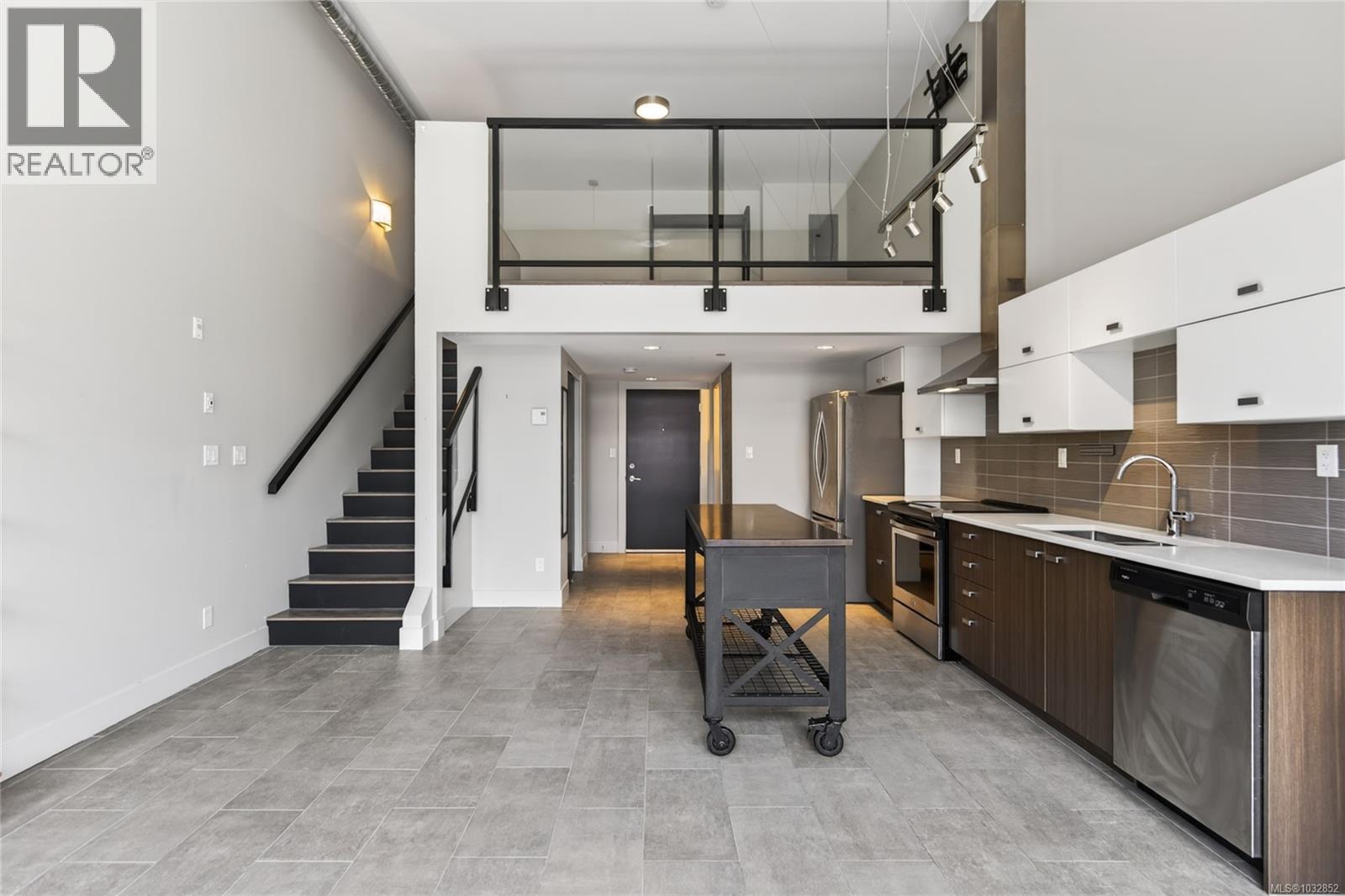 #307 1978 Cliffe Ave - 10