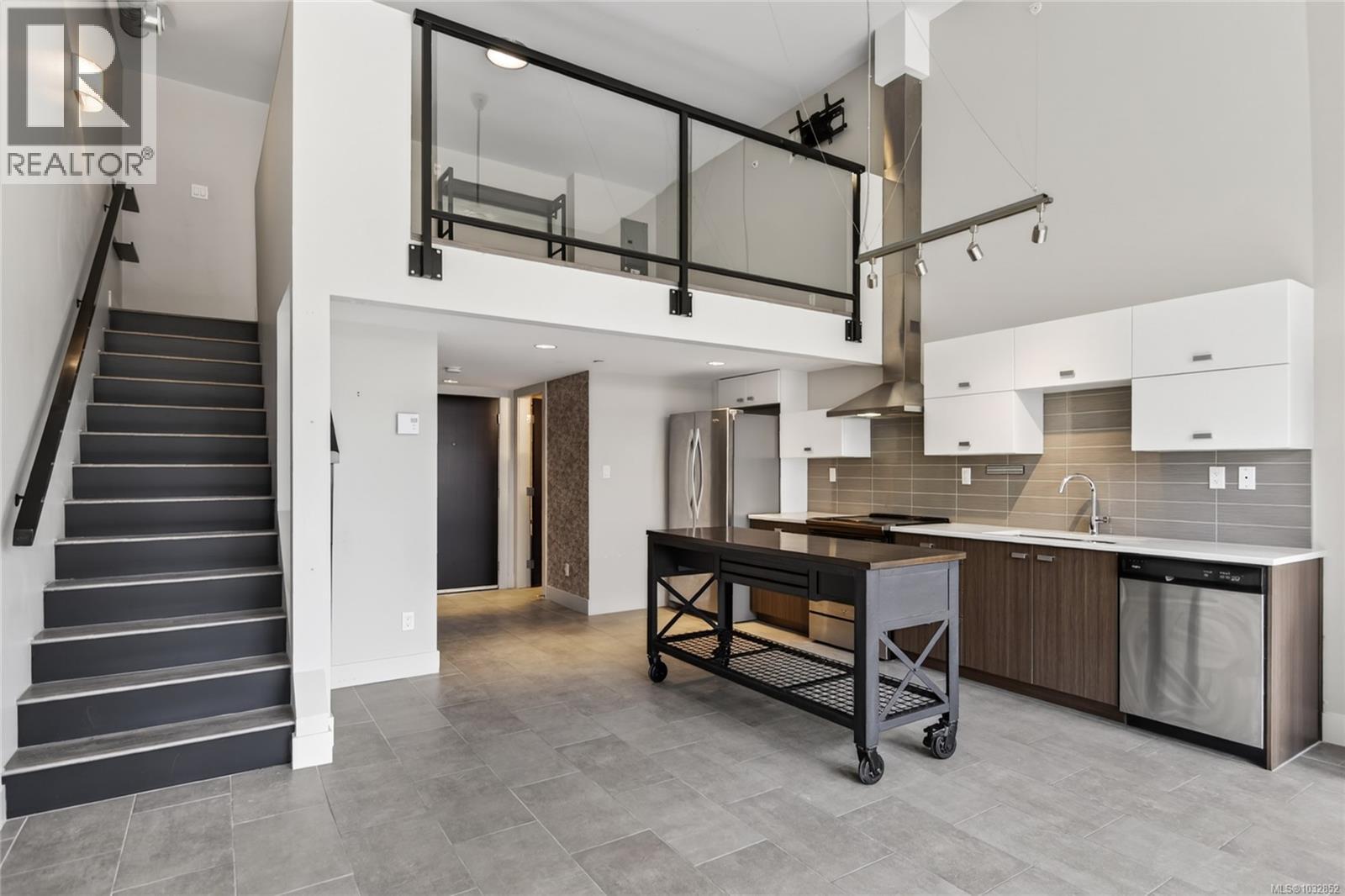 #307 1978 Cliffe Ave - 12