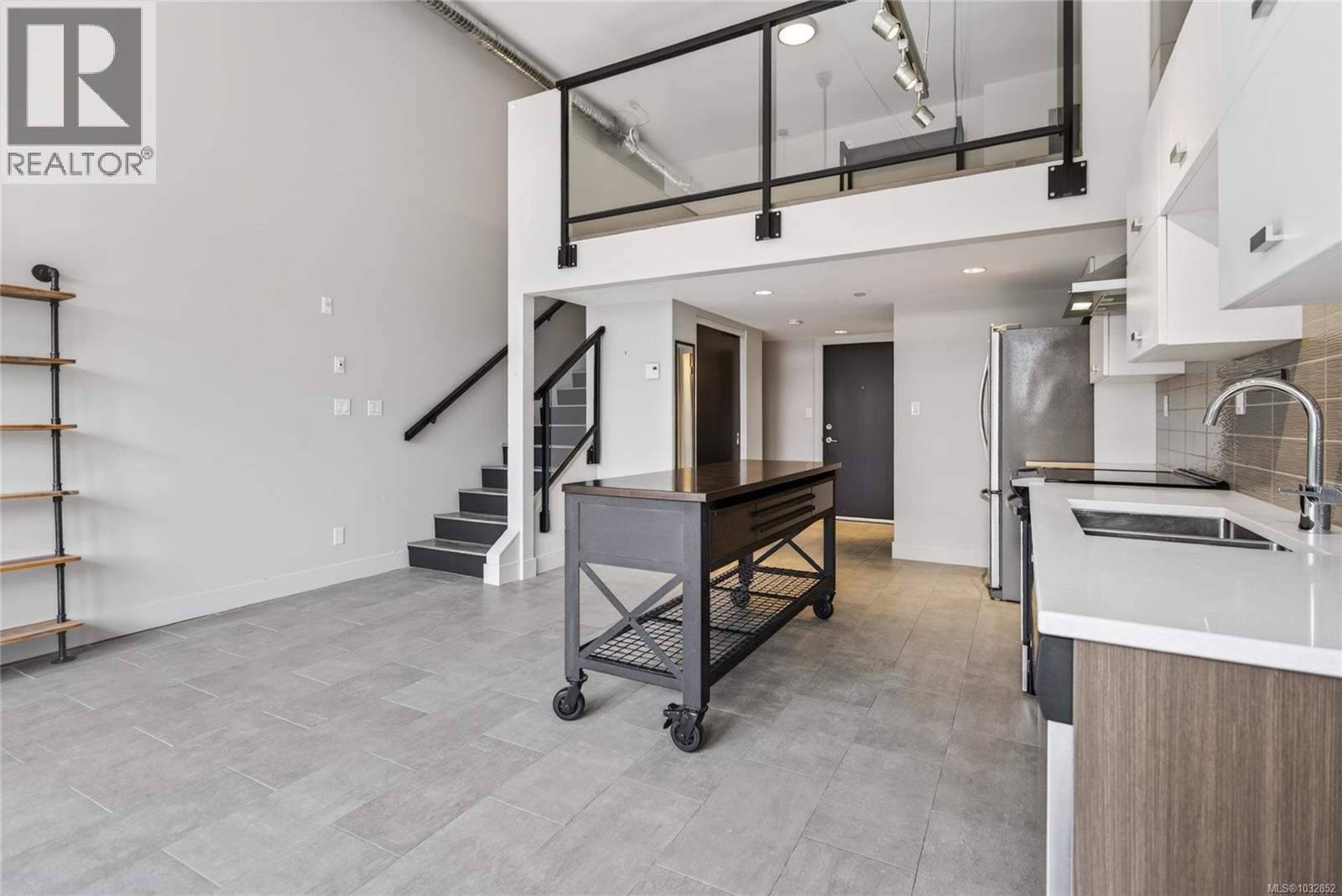 #307 1978 Cliffe Ave - 11