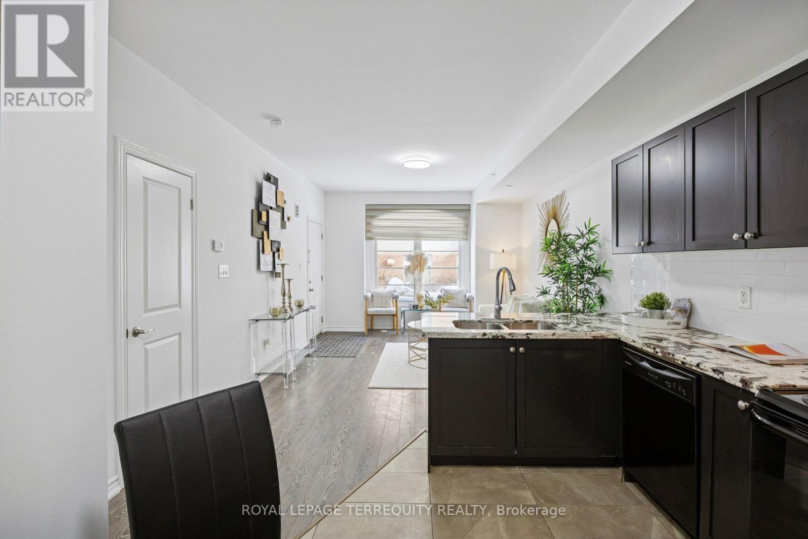 TH27 - 39 DREWRY AVENUE — photo 19