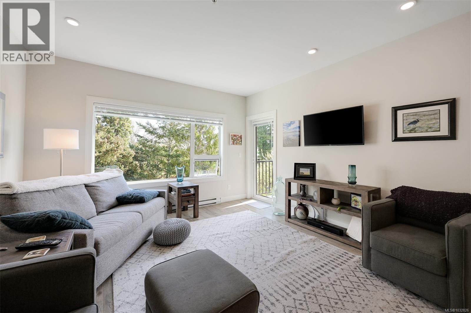 #408 280 Island Hwy - 17