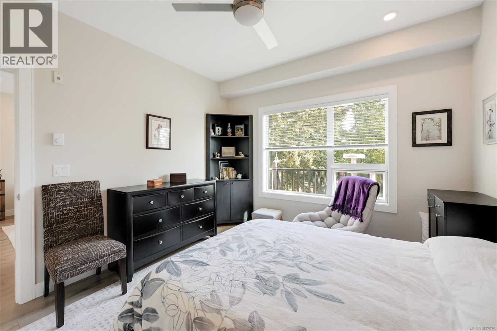 #408 280 Island Hwy - 21