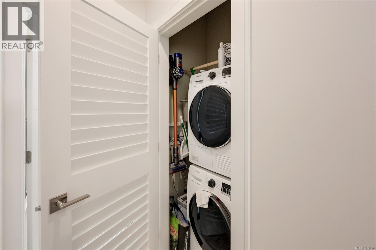 #408 280 Island Hwy - 25