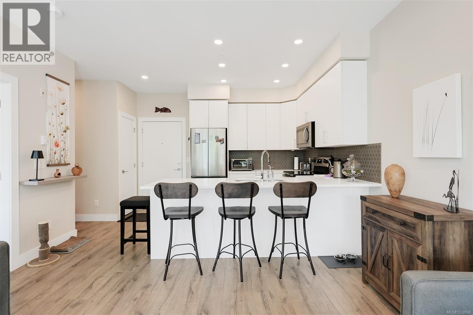 #408 280 Island Hwy - 12