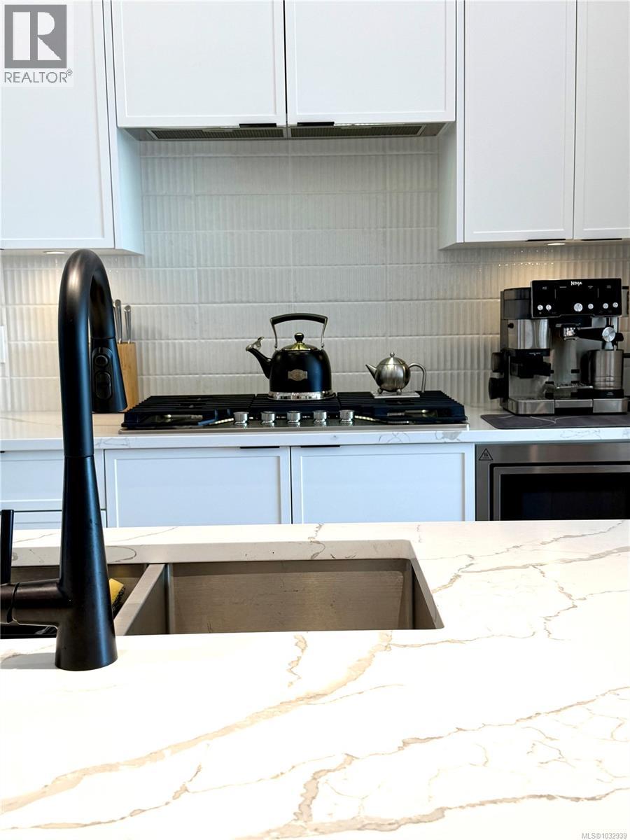 614 1810 Selenite Place, Langford