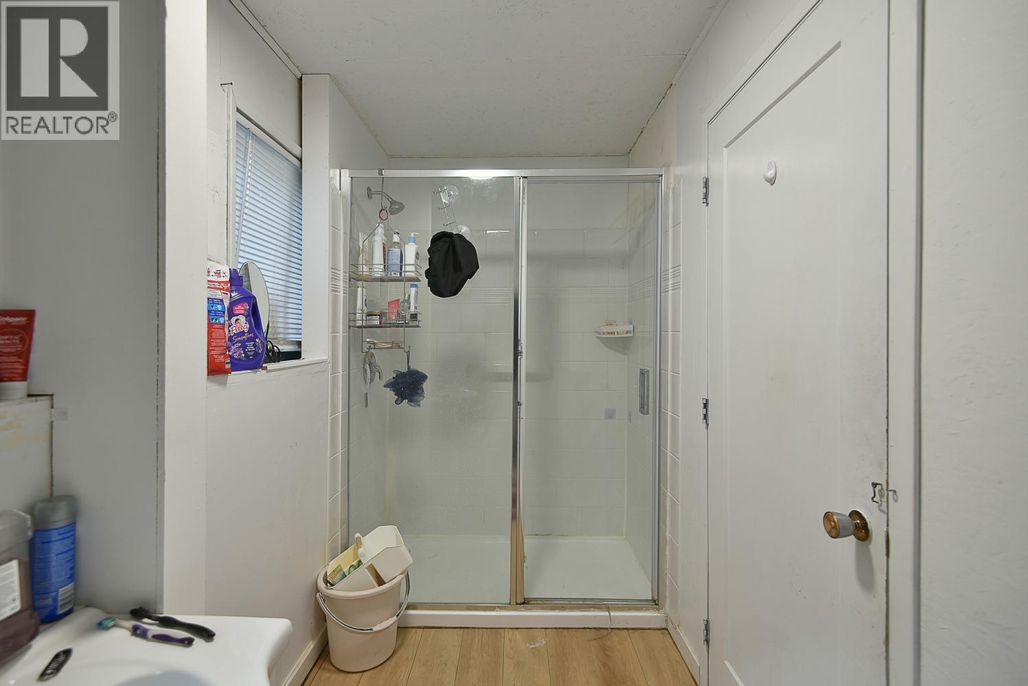 5727 TRAIL AVENUE, Sechelt