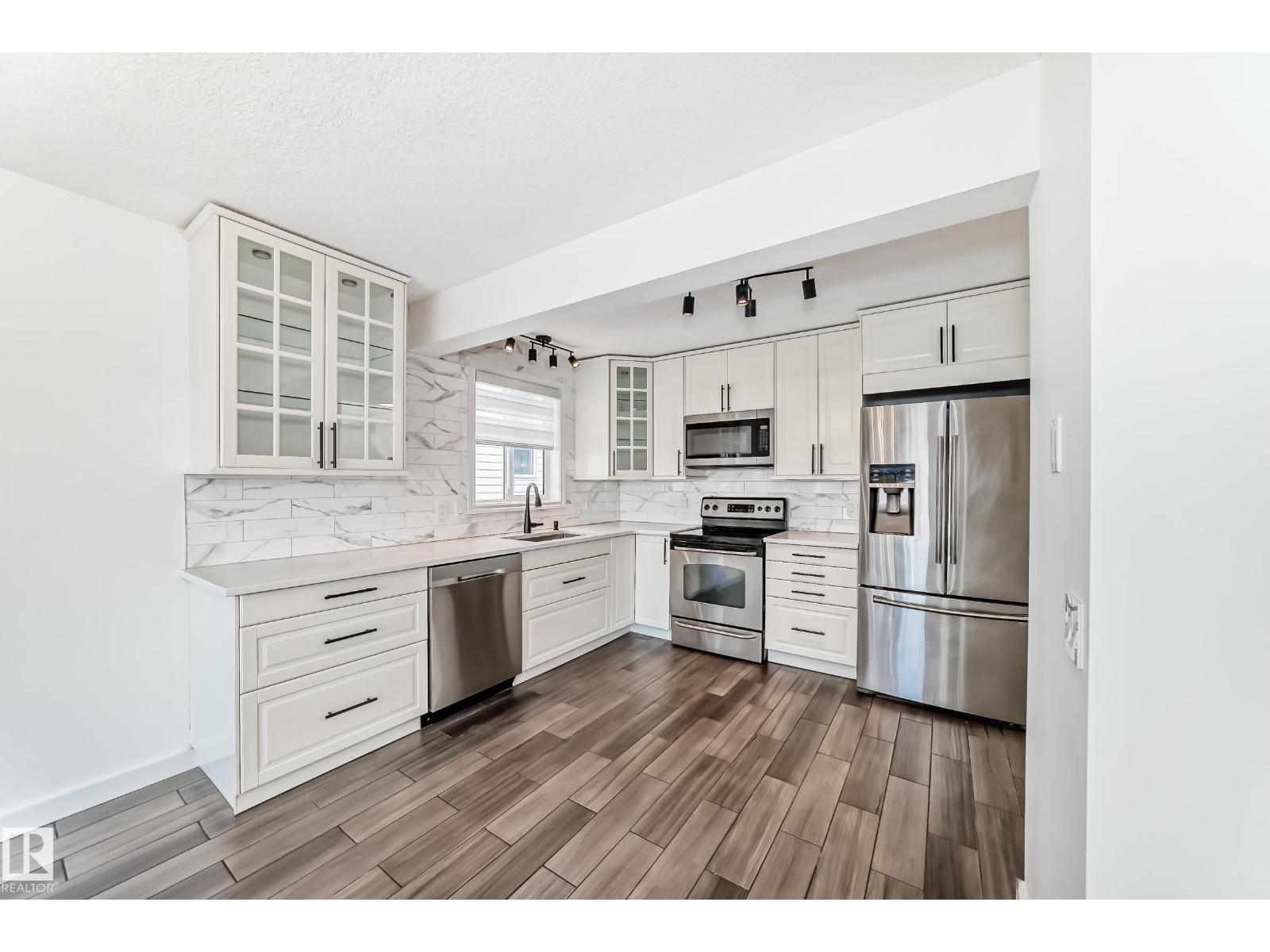 4008 37 AV NW, Edmonton