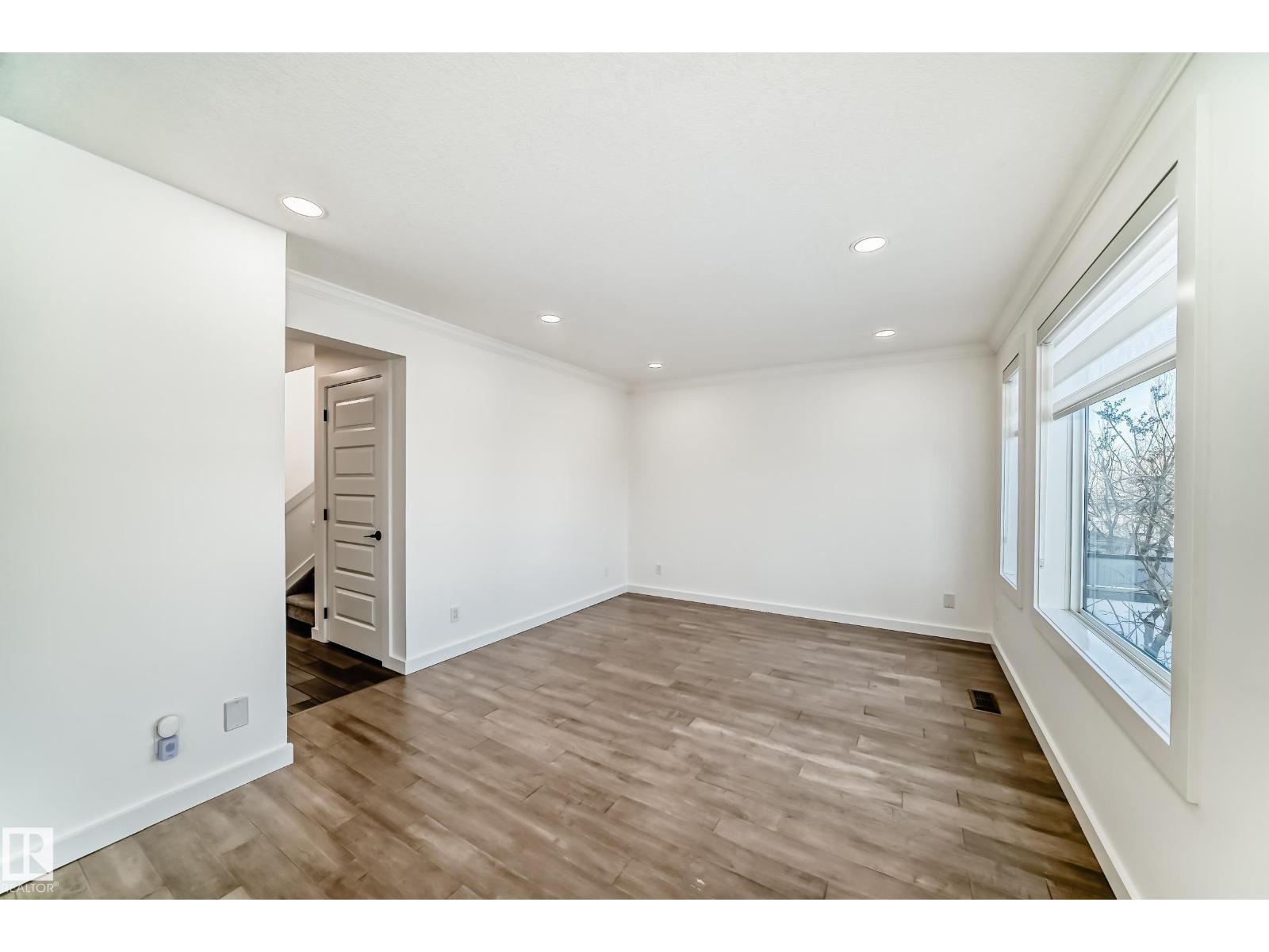 4008 37 AV NW, Edmonton