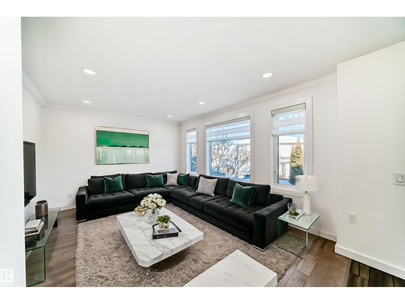 4008 37 AV NW, Edmonton