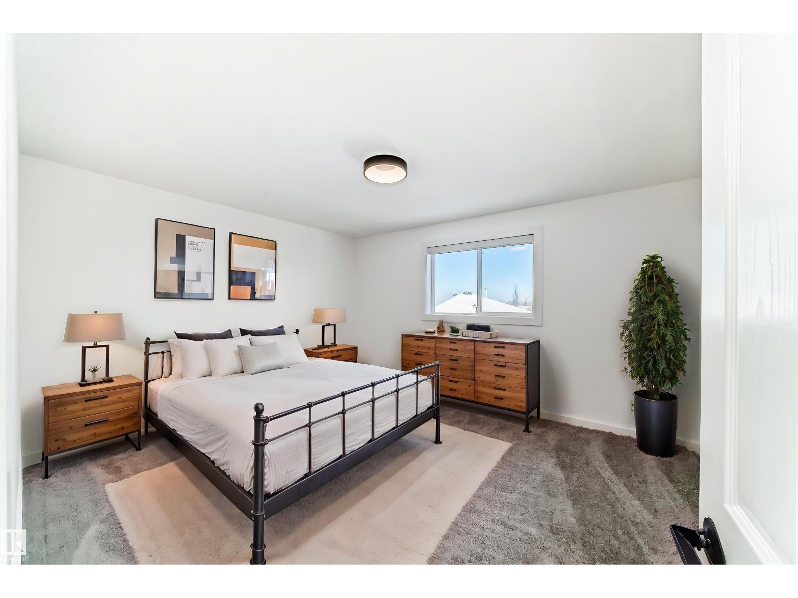 4008 37 AV NW, Edmonton