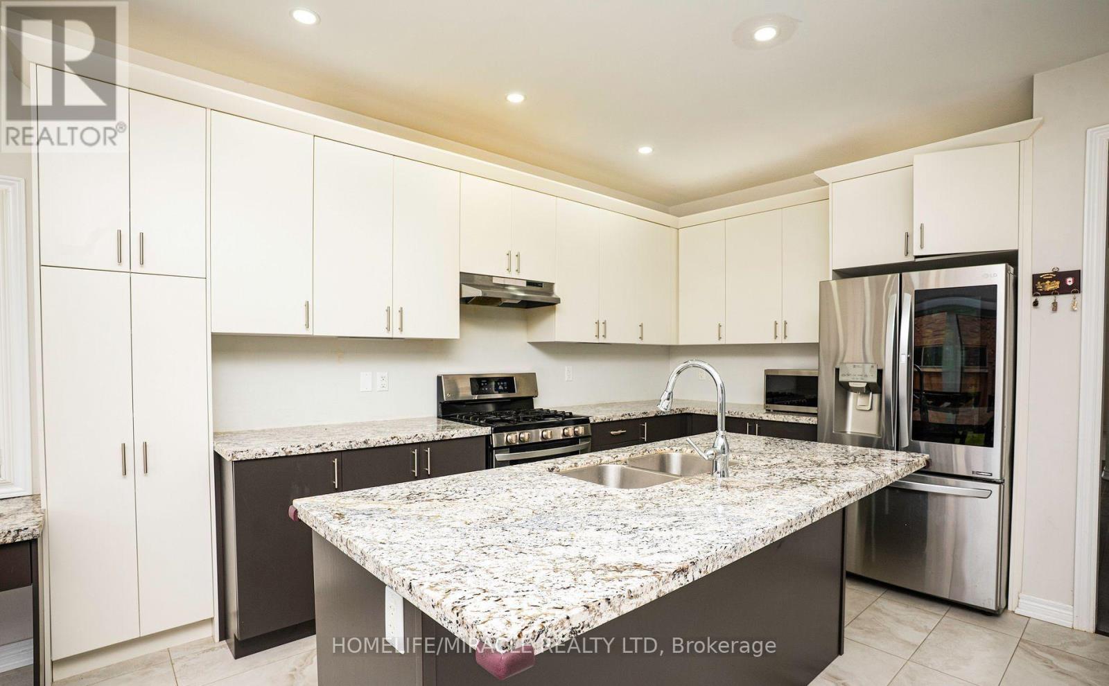 978 BARTON WAY - 10