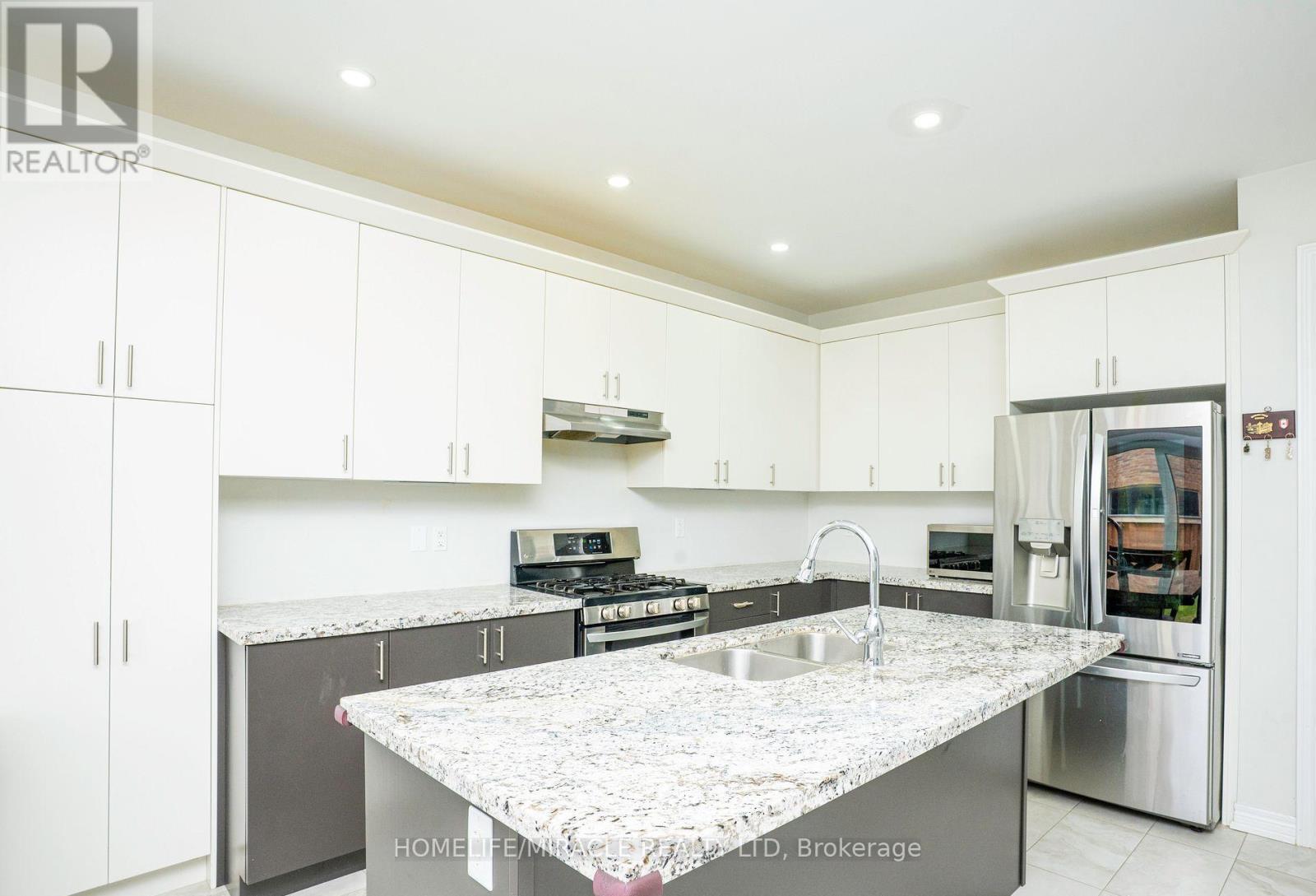 978 BARTON WAY - 13