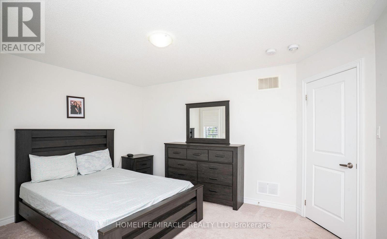 978 BARTON WAY - 18