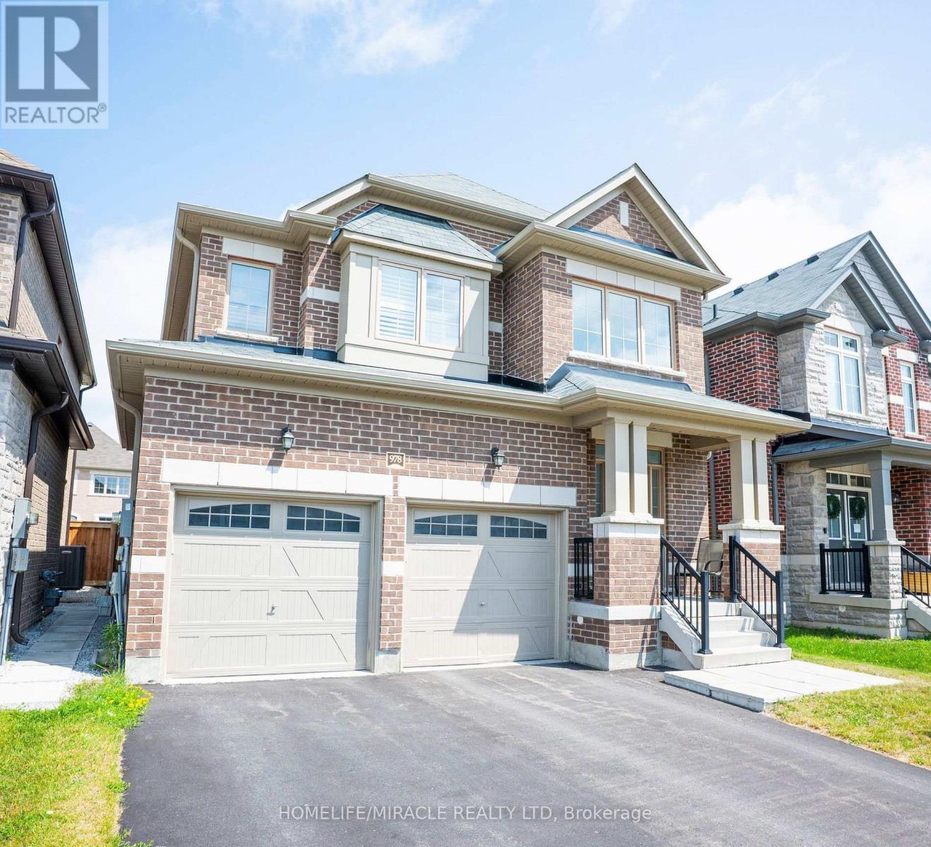 978 BARTON WAY - 3