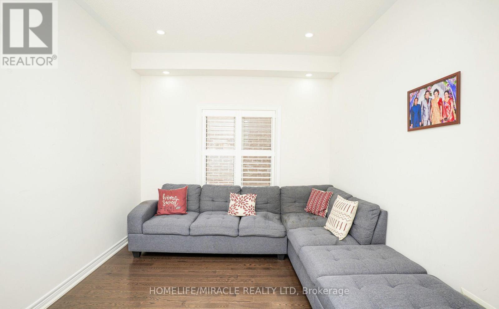 978 BARTON WAY - 6