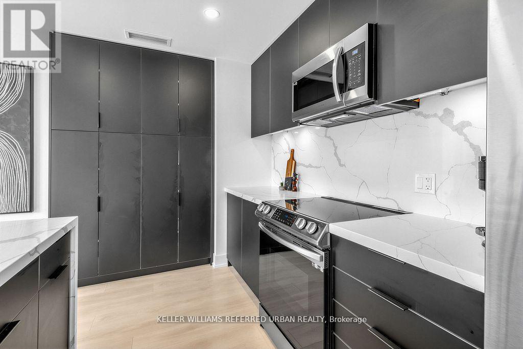 #304 415 SEA RAY AVENUE - 17