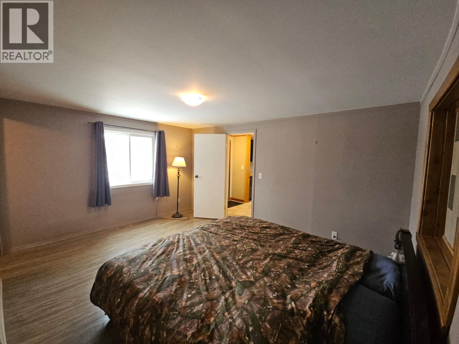4504 42 Avenue NE — photo 21