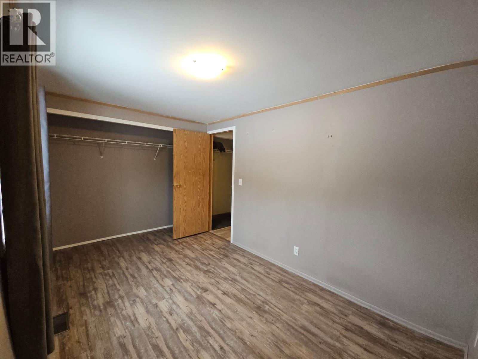 4504 42 Avenue NE — photo 30