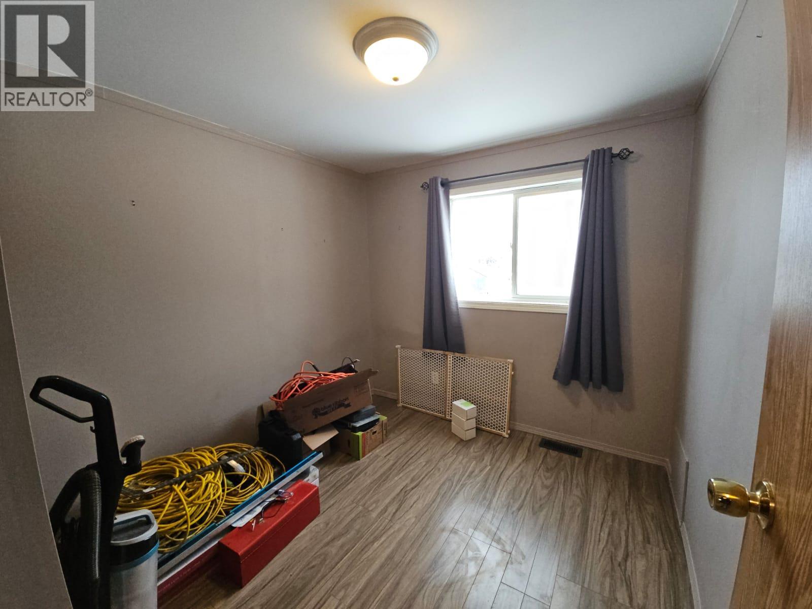 4504 42 Avenue NE - 35