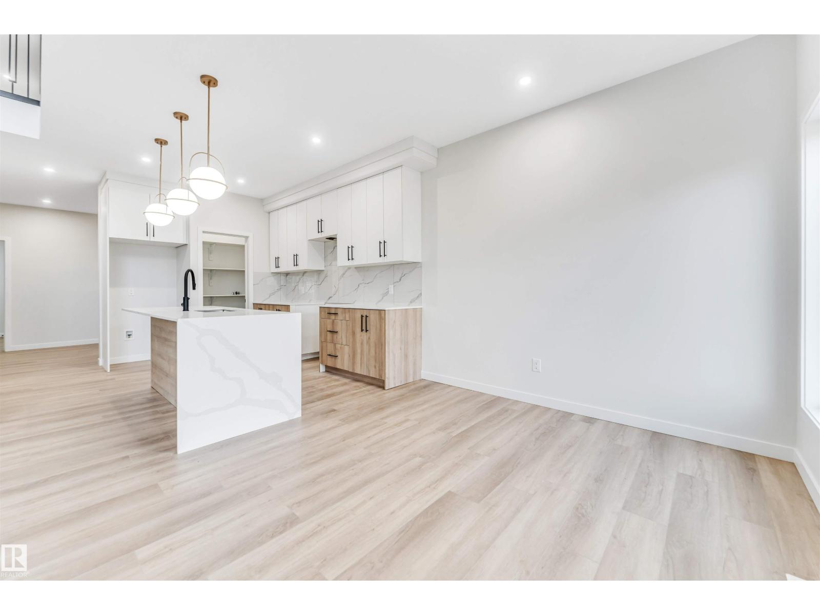 8712 181 AV NW, Edmonton