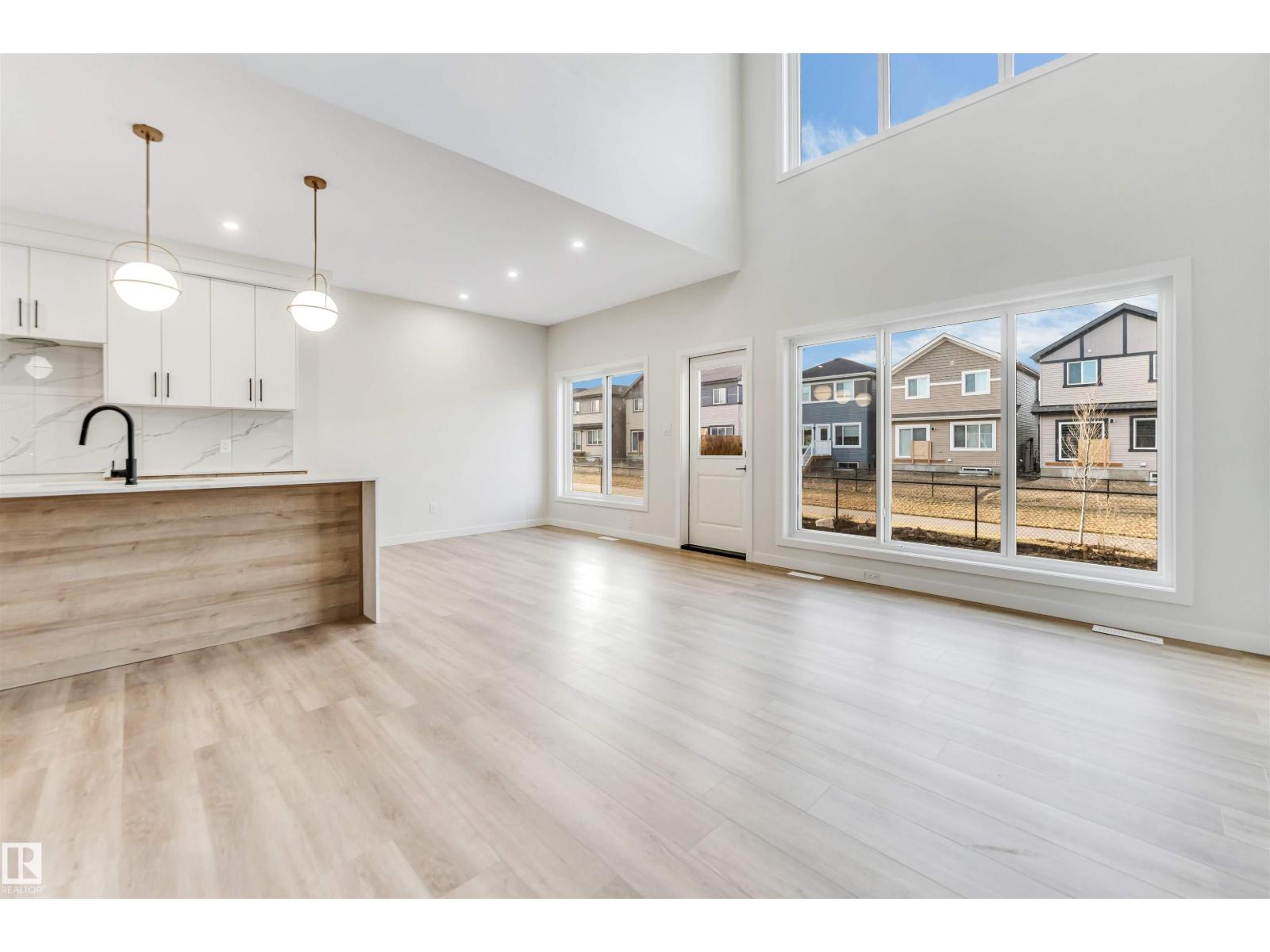 8712 181 AV NW, Edmonton